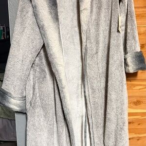 Secret Treasures Gray Women's Robe